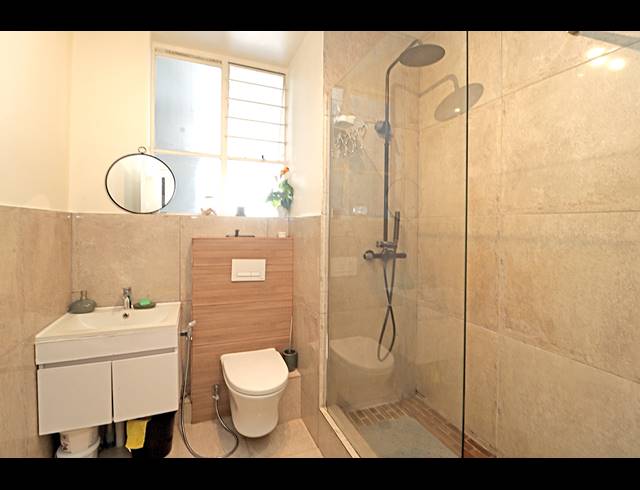 1.5 BEDROOM APARTMENT FOR SALE IN BEDFORD GARDENS